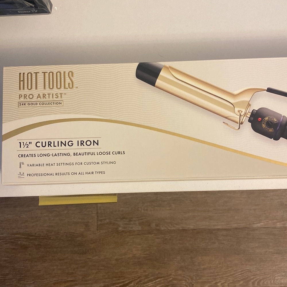 Hot Tools Pro Artist 24k gold collection CURLING IRON 1 1/2”